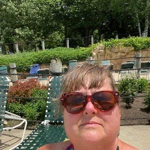 Meet your Posher, Karen